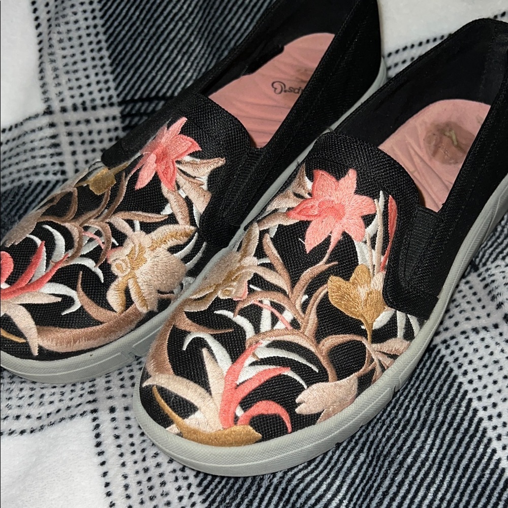 BARETRAPS Bonaire Women's Slip- on Black W/ Peach Embroidery Shoes Sz. 6 1/2 M - Picture 5 of 8